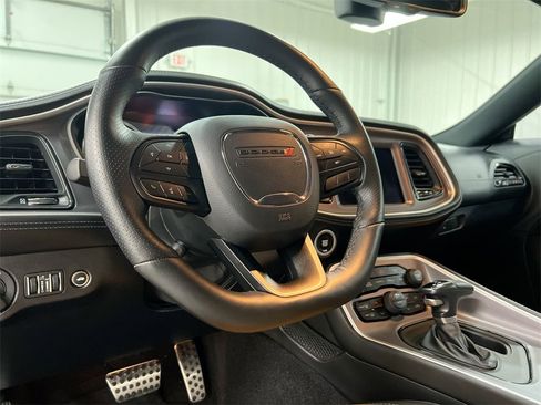 Used 2022 Dodge Challenger R/T Scat Pack w/ Dynamics Package image 10