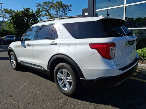 Used 2022 Ford Explorer XLT w/ Equipment Group 202A AWD/4WD image 6