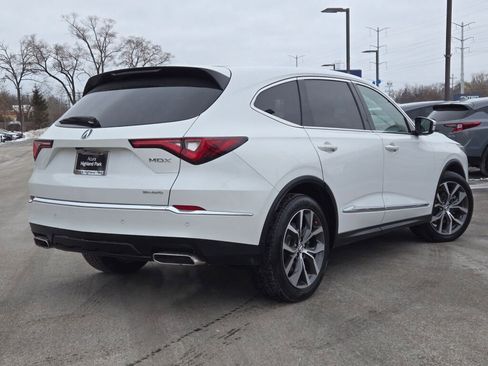 Used 2022 Acura MDX SH-AWD w/ Technology Package image 16