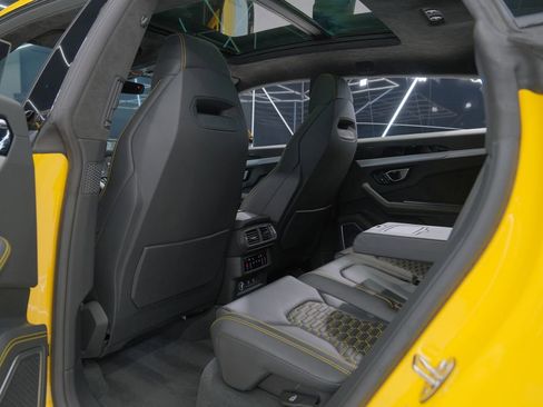 Used 2022 Lamborghini Urus image 55