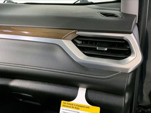 Used 2023 GMC Acadia SLE w/ Driver Convenience Package image 16