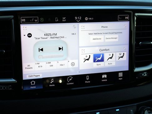 Used 2024 Chrysler Pacifica Touring-L image 26