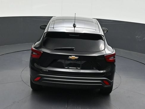 Used 2024 Chevrolet Trax LS FWD image 21