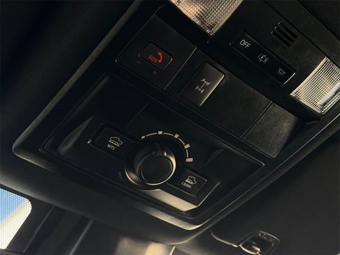 Certified 2023 Toyota Tacoma TRD Off-Road image 28