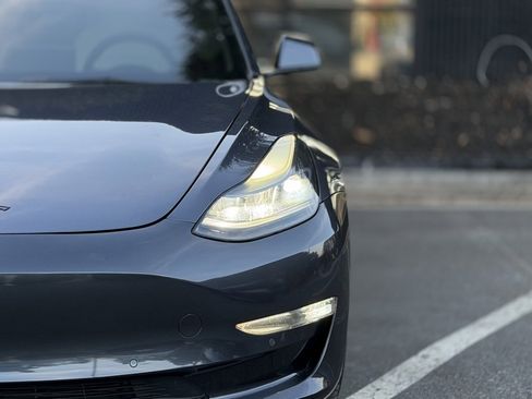 Used 2022 Tesla Model 3 Performance image 5