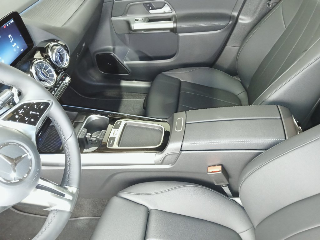 New 2026 Mercedes-Benz GLA 250 4MATIC image 19