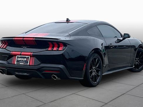 Used 2025 Ford Mustang Coupe RWD image 11