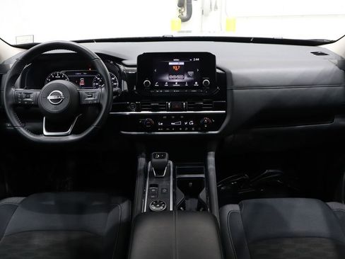 Used 2024 Nissan Pathfinder SV image 30