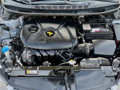 Used 2016 Hyundai Elantra SE image 26