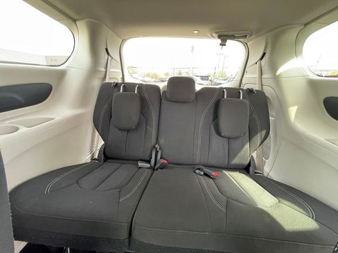Used 2023 Chrysler Voyager LX FWD image 19