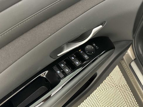 Certified 2025 Hyundai Tucson Limited image 17