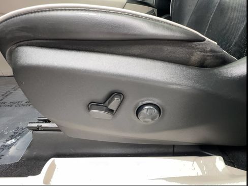 Used 2022 Chrysler Pacifica Limited FWD image 20