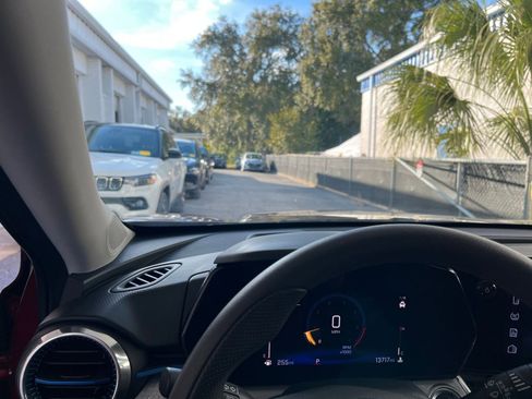 Used 2025 Chevrolet Trax LT image 34