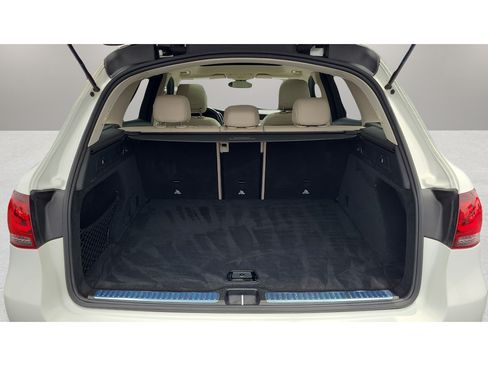 Used 2021 Mercedes-Benz GLC 300 4MATIC image 27