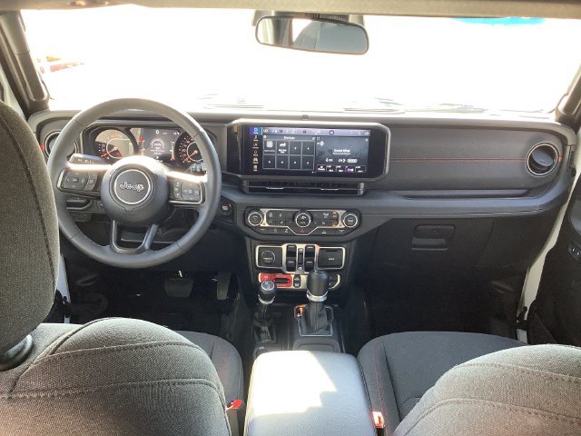 Used 2025 Jeep Wrangler Unlimited Rubicon w/ Convenience Group AWD/4WD image 6