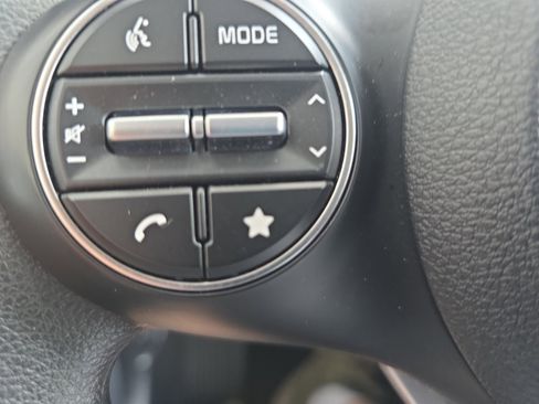 Certified 2025 Kia Soul LX image 24