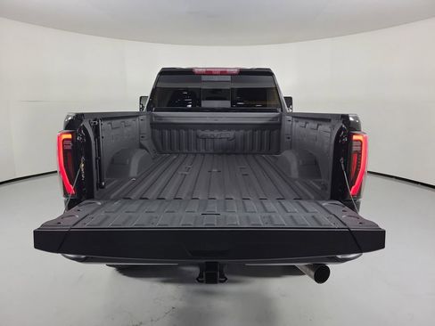 Used 2024 GMC Sierra 2500 AT4 w/ AT4 Premium Plus Package AWD/4WD image 8