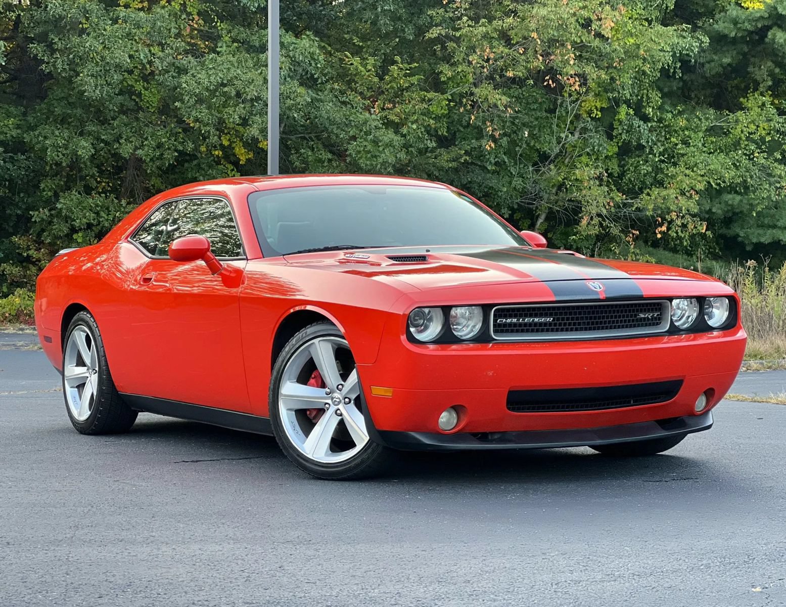 Used 2009 Dodge Challenger SRT8 RWD image 3