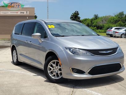 Used 2020 Chrysler Pacifica Touring