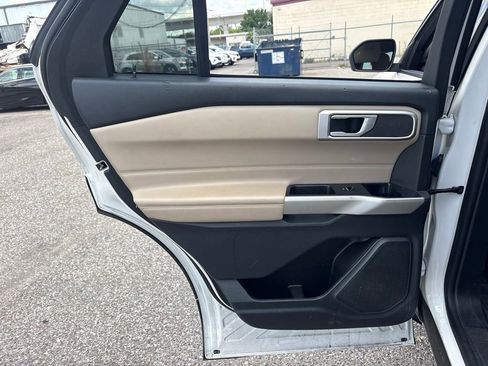 Used 2022 Ford Explorer XLT RWD image 12