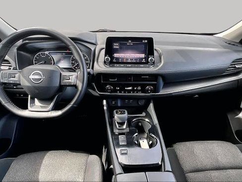 Certified 2025 Nissan Rogue SV FWD image 15