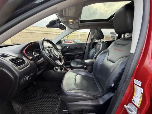 Used 2018 Jeep Compass Trailhawk w/ Leather Interior Group AWD/4WD image 9