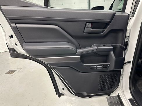 Used 2025 Toyota 4Runner SR5 image 41