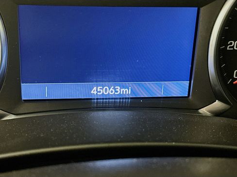 Used 2024 GMC Terrain SLT image 19