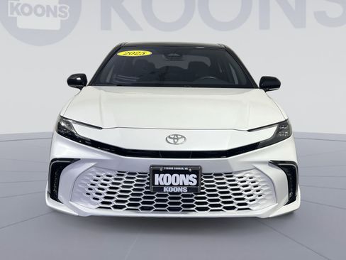 Used 2025 Toyota Camry XSE FWD image 4