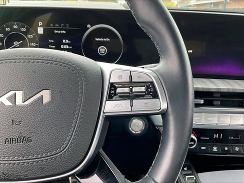 Used 2024 Kia Telluride SX Prestige w/ Towing Package image 21