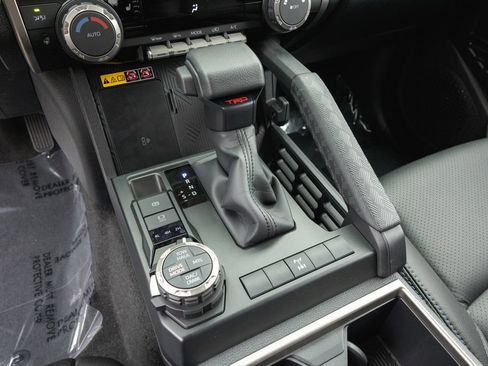 Certified 2026 Toyota 4Runner TRD Off-Road AWD/4WD image 17