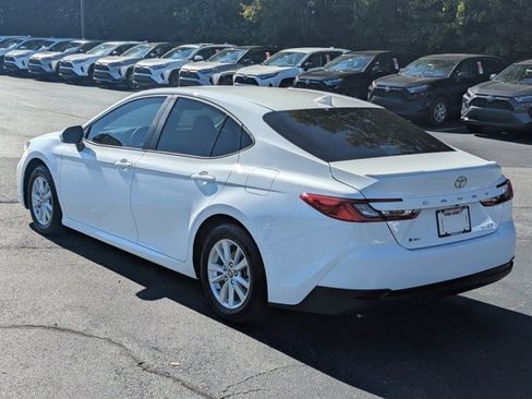 Used 2025 Toyota Camry LE image 5