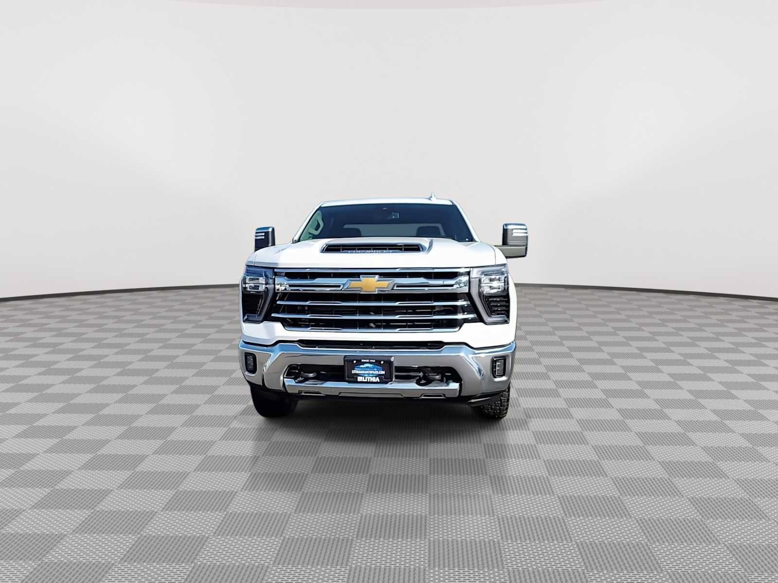 Used 2024 Chevrolet Silverado 2500 LTZ AWD/4WD image 3