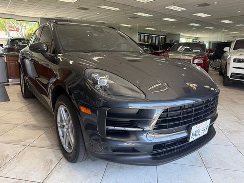 Used 2020 Porsche Macan AWD/4WD image 2