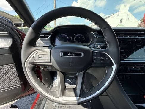 Used 2024 Jeep Grand Cherokee Altitude AWD/4WD image 14