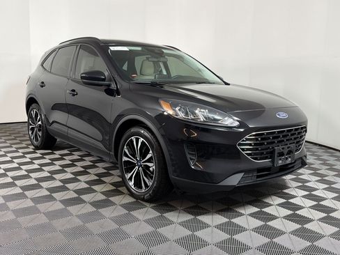 Used 2022 Ford Escape SE w/ SE Sport Appearance Package FWD image 20