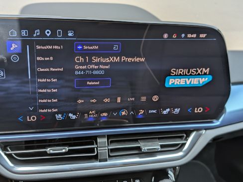 Used 2025 Chevrolet Equinox EV LT w/ Convenience Package II FWD image 29