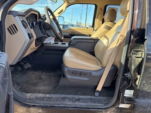 Used 2013 Ford F250 Lariat w/ Chrome Pkg image 12
