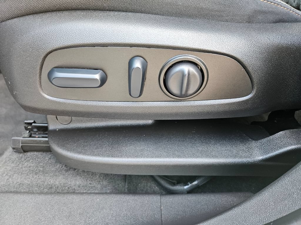 Used 2024 Chevrolet Equinox LT AWD/4WD image 24