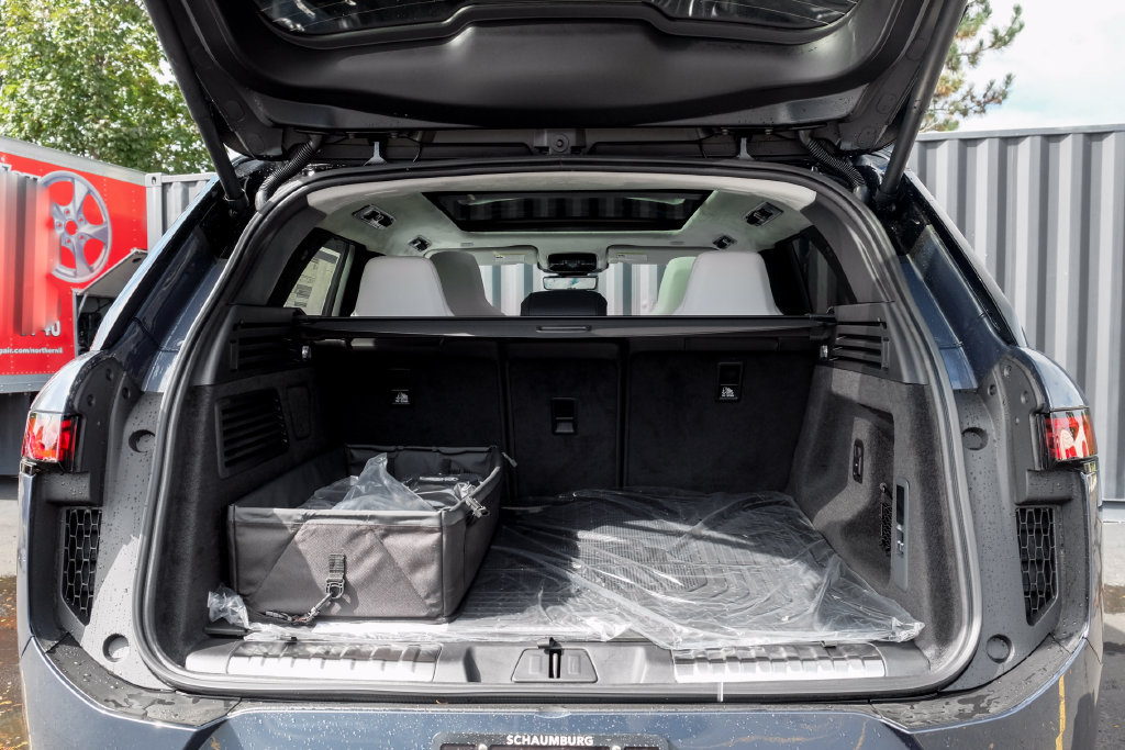 New 2027 Land Rover Range Rover Sport SV AWD/4WD image 9