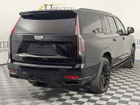 Used 2023 Cadillac Escalade ESV Sport Platinum w/ LPO, ONYX Package image 7