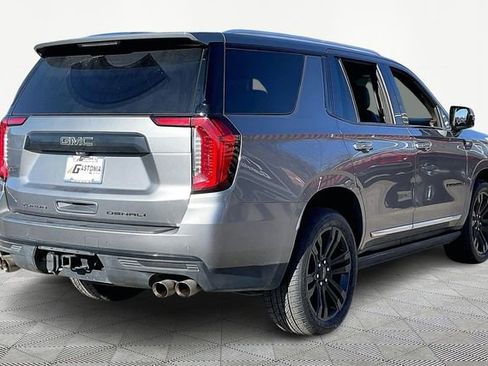 Used 2021 GMC Yukon Denali w/ Denali Premium Package image 5