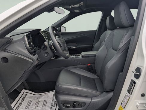 Certified 2025 Lexus RX 350 Premium w/ Convenience Package AWD/4WD image 9