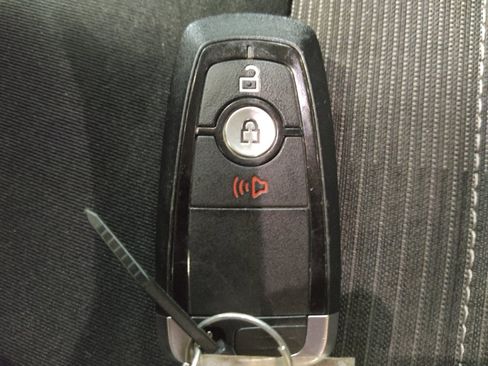 Used 2019 Ford Edge SEL FWD image 32