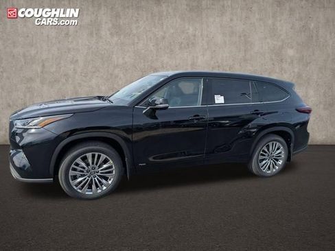 New 2026 Toyota Highlander Platinum image 4