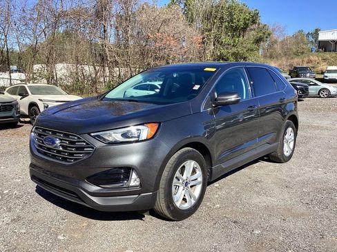 Used 2019 Ford Edge SEL w/ Equipment Group 201A image 2