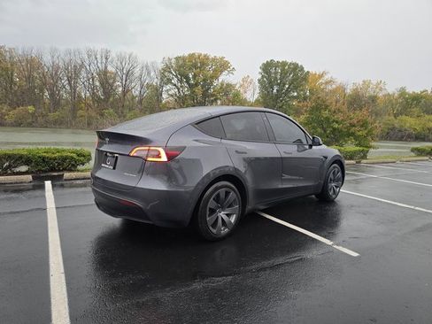 Used 2020 Tesla Model Y Long Range image 7