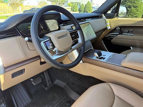 New 2025 Land Rover Range Rover Long Wheelbase SE image 22