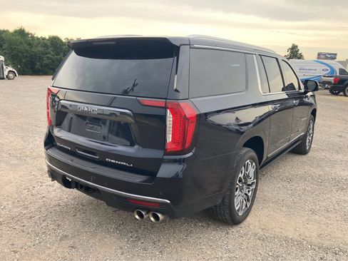 Used 2023 GMC Yukon XL Denali Ultimate AWD/4WD image 12