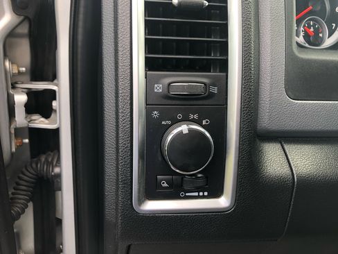 Used 2015 RAM 2500 SLT image 25